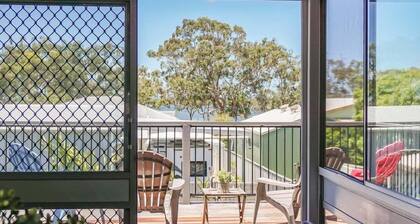 Welcome to "Bay 13" The Perfect Family Retreat with Inground Pool