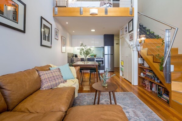 Smart TV - StayCentral - Brunswick Loft - Michael Street, Brunswick - 1 Bedroom, 1 Bed, 1.5 bathroom, 1 Parking, Pet Friendly (Brunswick)