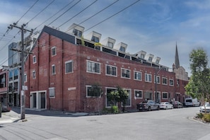 Exterior - StayCentral - Brunswick Loft - Michael Street, Brunswick - 1 Bedroom, 1 Bed, 1.5 bathroom, 1 Parking, Pet Friendly (Brunswick)
