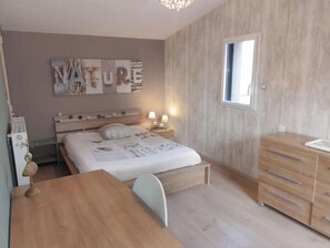 3 bedrooms, WiFi, bed sheets