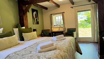1 bedroom, WiFi, bed sheets