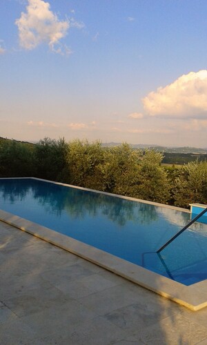 Farmhouse in the Tuscan countryside, swimming pool. Hot springs, art cities, Etruscan archaeology
