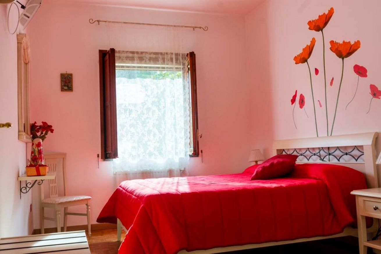 5 habitaciones, escritorio, tabla de planchar con plancha y wifi gratis 