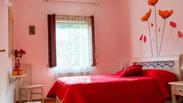 5 bedrooms, desk, iron/ironing board, free WiFi