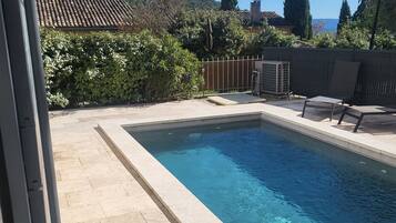 Piscine extérieure, piscine chauffée