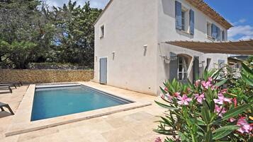 Piscine extérieure, piscine chauffée