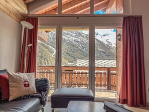 TV, fireplace - Beautiful apartment for 6 people with WIFI, TV and balcony (Saas-fee)