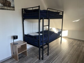 7 habitaciones, cuna de viaje, wifi gratis y ropa de cama
