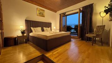 5 makuuhuonetta, silitysrauta/-lauta, Wi-Fi, vuodevaatteet