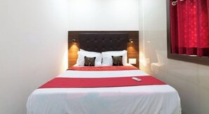 Standard Double Room | Free WiFi - Hotel Nithyanand (Mumbai)
