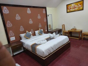 Standard Double Room | Bathroom | Soap, shampoo - Yogi Golden Resort (Mysore)