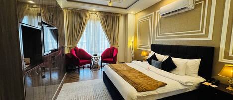 Chambre Deluxe double, salle de bain privée | 1 chambre, coffre-fort pour ordinateur portable