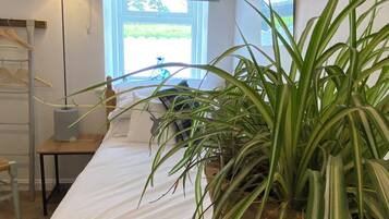 3 Schlafzimmer, Schreibtisch, Bügeleisen/Bügelbrett, Reisekinderbett