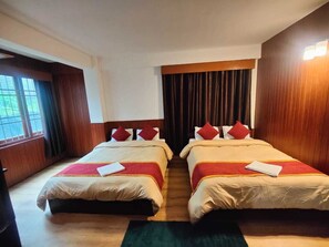 Family Double Room | Bathroom | Shower, slippers, towels, soap - Hotel Ree Ghang  (Gangtok)
