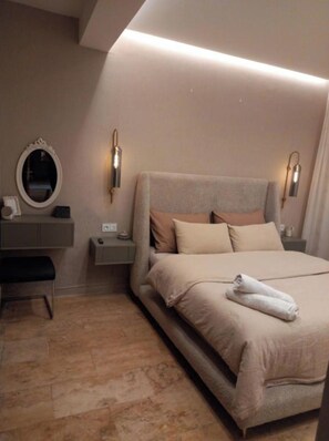 2 habitaciones, escritorio, tabla de planchar con plancha y wifi 
