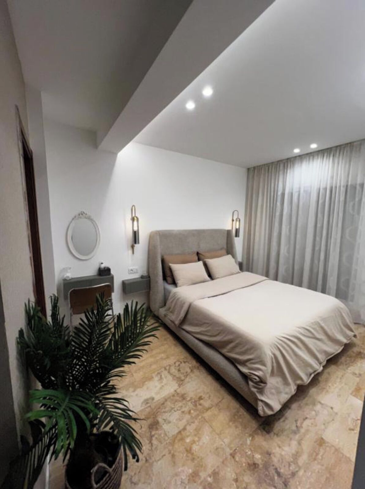 2 bedrooms, desk, iron/ironing board, WiFi