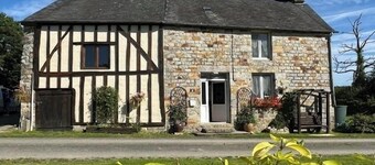 'SERENDIPITY' Charming 2-bedroom cottage in lovely Domfront en Poiraie with WiFi