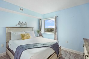 1 dormitorio, escritorio, tabla de planchar con plancha y wifi