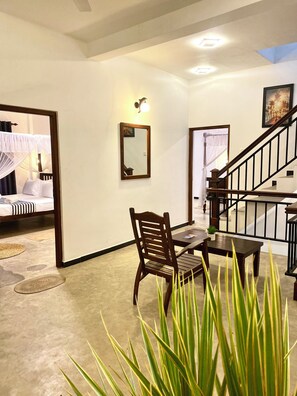 Interior - Luxurious 5-bedroom villa with AC, WiFi, kitchen in welcoming Mirissa (Mirissa)