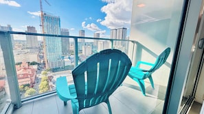 Property grounds - Private terrace above the Miami skyline: 1BR corner unit, 25th floor, Downtown Miami (Miami)