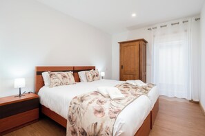 2 bedrooms, laptop workspace, blackout curtains, soundproofing