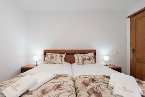 Apartamento familiar, balcón, vistas a la ciudad | 2 dormitorios, espacio para trabajar con un portátil, cortinas opacas
