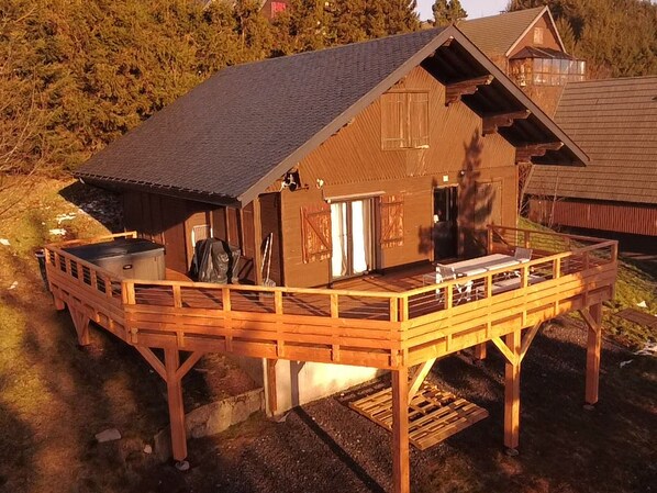 Exterior - Renovated chalet for 12 in Super Besse (Besse-et-Saint-Anastaise-Super Besse)