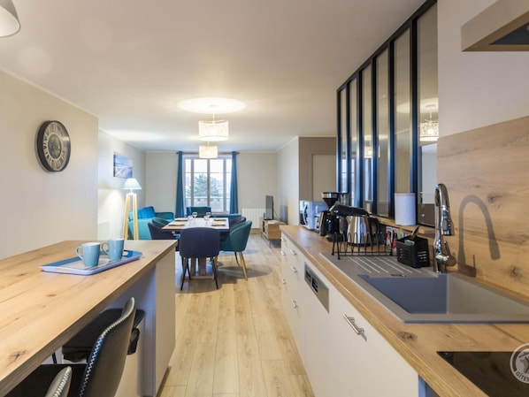 Fridge, microwave, dishwasher