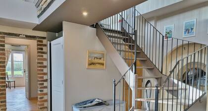 Maison de campagne avec jeux extérieurs et cheminée, 4 chambres pour 8 personnes