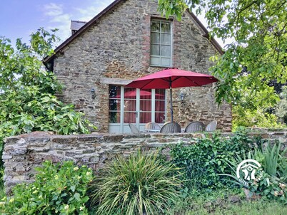 Country house for 8 guests with games and fruit garden