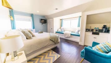 5 bedrooms, desk, iron/ironing board, WiFi