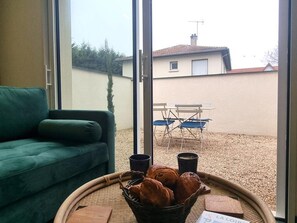 Interior - Charming cottage in Montrond-les-Bains with parking and wifi (Montrond-les-Bains)