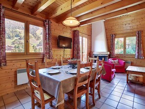 Dining - Family chalet in La Clusaz, 6 pers, WiFi, Pets welcome, Parking (La Clusaz)