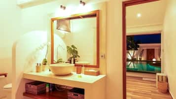 Villa, 2 Bedrooms | Bathroom