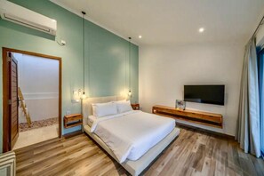 Basic Villa, 3 Bedrooms, Pool View | Desk, free WiFi