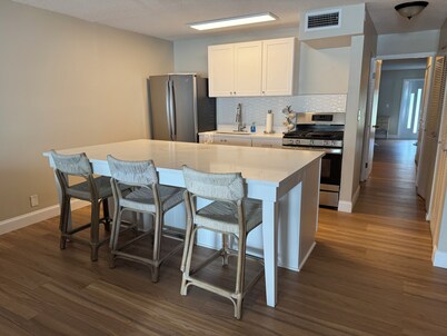 Cozy Beachfront Condo - Family Friendly on Sapphire Beach!