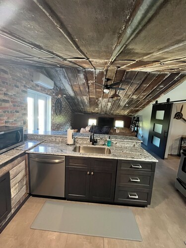 Charming Industrial Barndominium Retreat 78 Acres of Southern Serenity