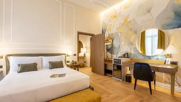 家庭四人房 | 客房内保险箱、办公桌、熨斗/熨板、免费 WiFi