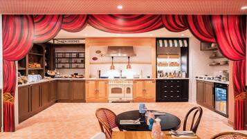 Daily buffet breakfast (EUR 18 per person)