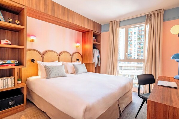 Apartment (9 people) | In-room safe, soundproofing, free WiFi, bed sheets