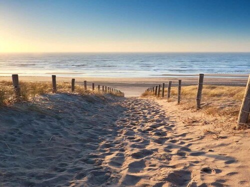 Chalet in Vrouwenpolder nahe Banjaard Strand