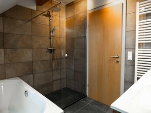 Shower - Modern apartment right next to the ski lift (Sankt Margarethen im Lungau)