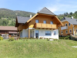 Exterior - Apartment in St. Michael near Ski Slopes (Sankt Michael im Lungau)
