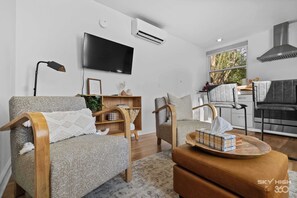 Tv, tv-spel och kontor