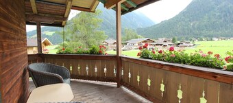 Apartment Neukirchen near Ski Slopes