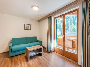 TV - Apartment in Wald near Zillertal Ski Area (Wald im Pinzgau)