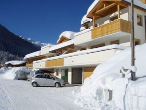 Exterior - Chalet in Saalbach with Parking (Saalbach-Hinterglemm)