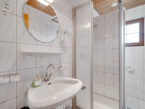 Douche, sèche-cheveux