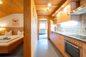 Fridge, microwave, oven, coffee/tea maker