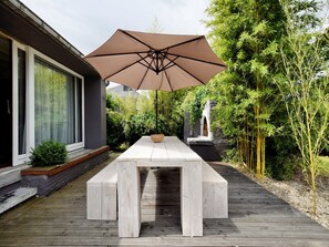 Outdoor dining - Holiday Home in Virton with swimming pool (Virton)